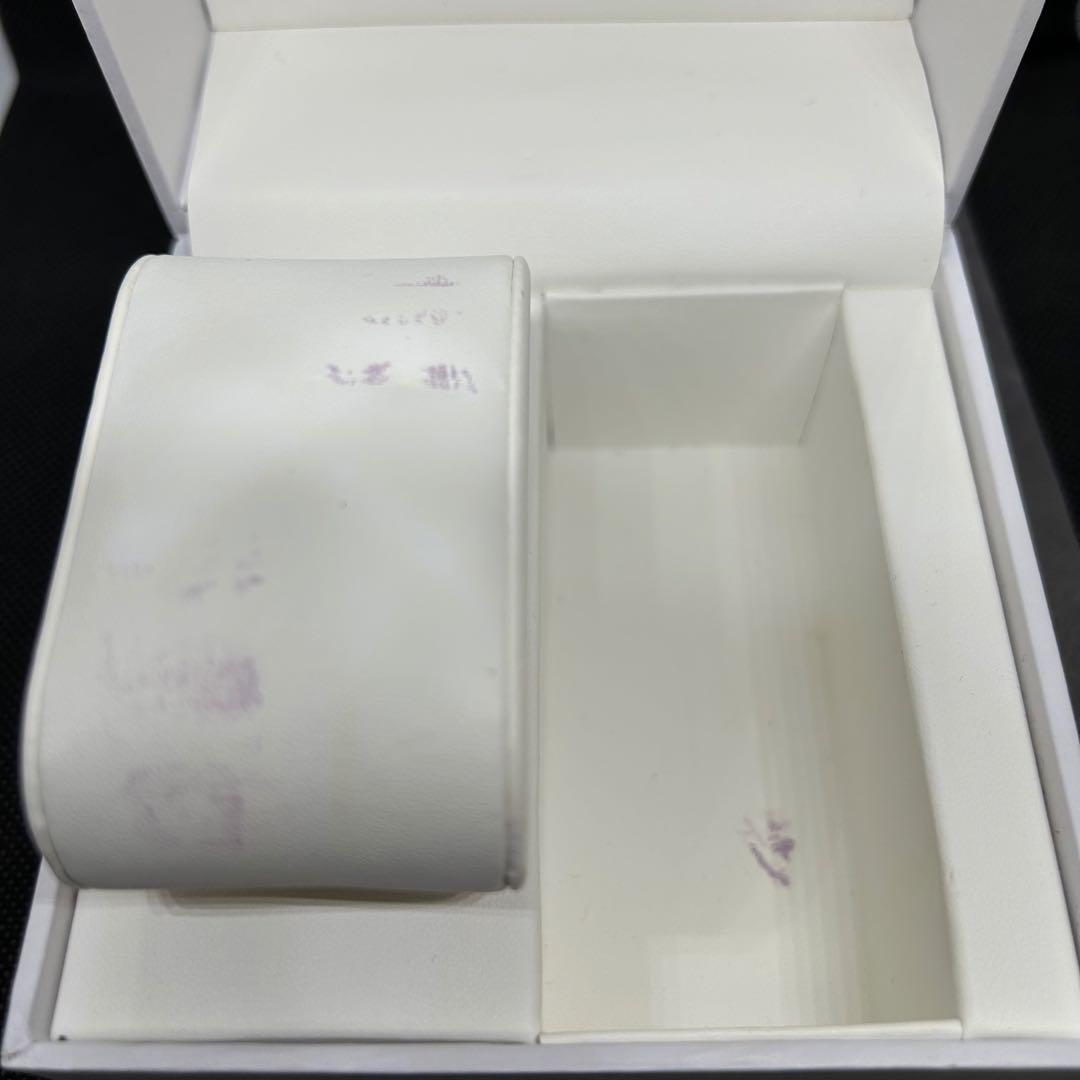 【未使用】アンコキーヌ　レディース　腕時計　バタフライガーデン