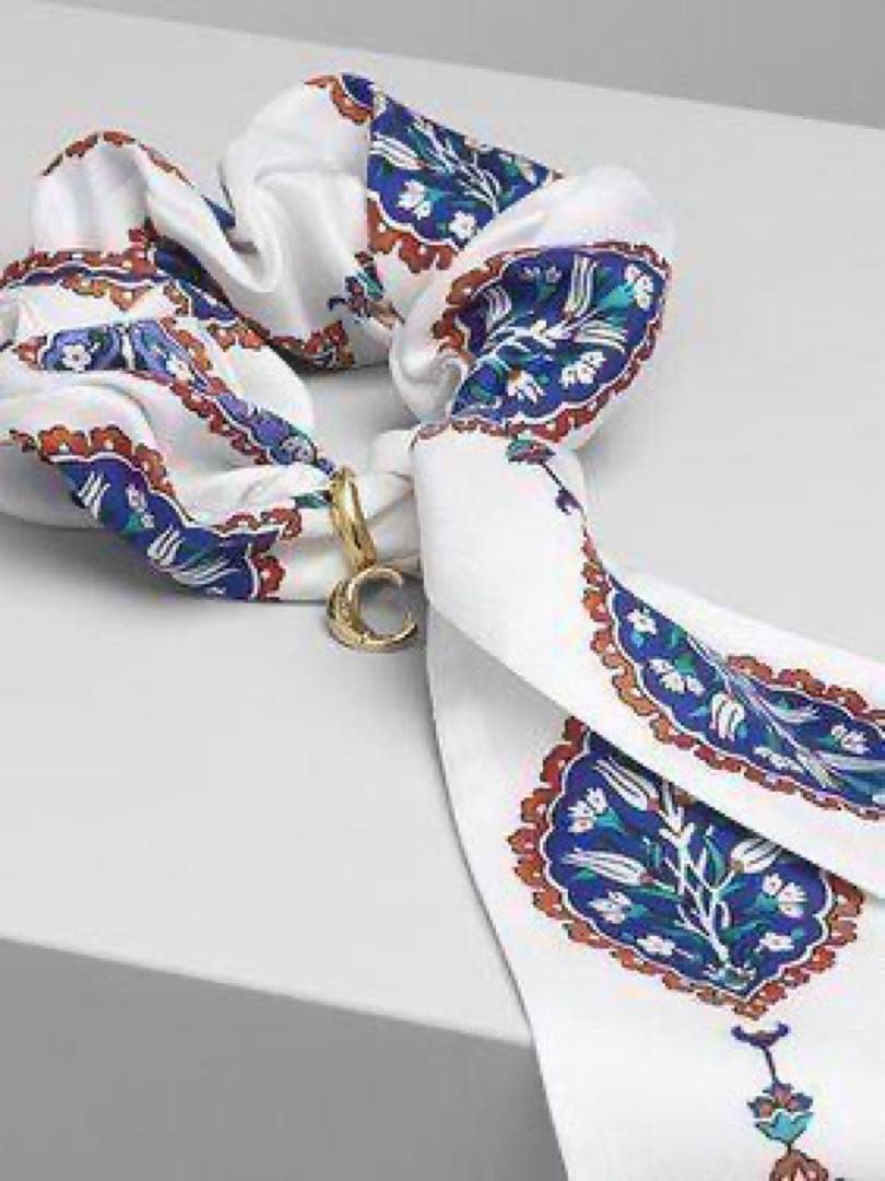 美品 Chloé クロエ チャーリー ロングリボンシュシュ