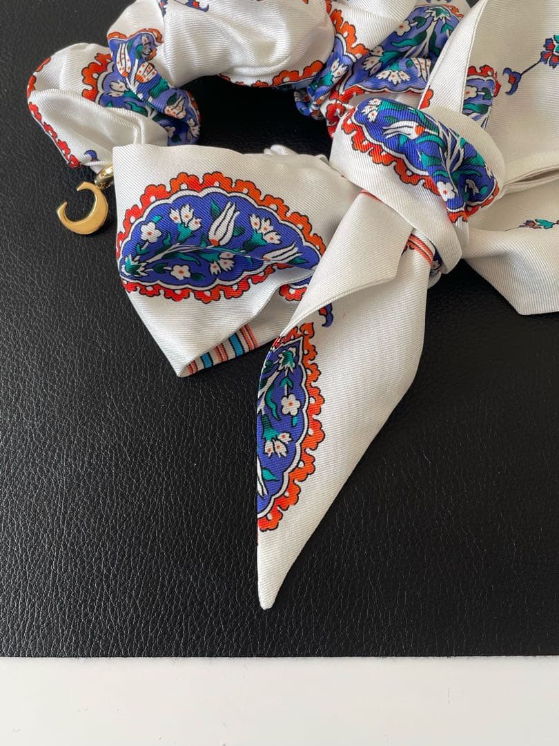 美品 Chloé クロエ チャーリー ロングリボンシュシュ