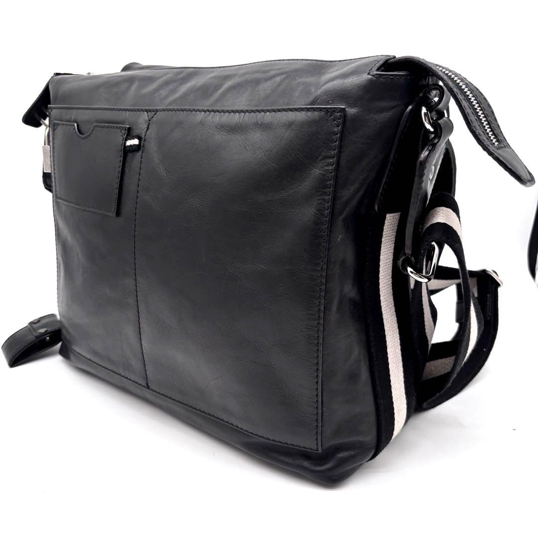 ✨良品✨バリー　メッセンジャーバッグ　トレスポ　A4可　レザー　南京錠