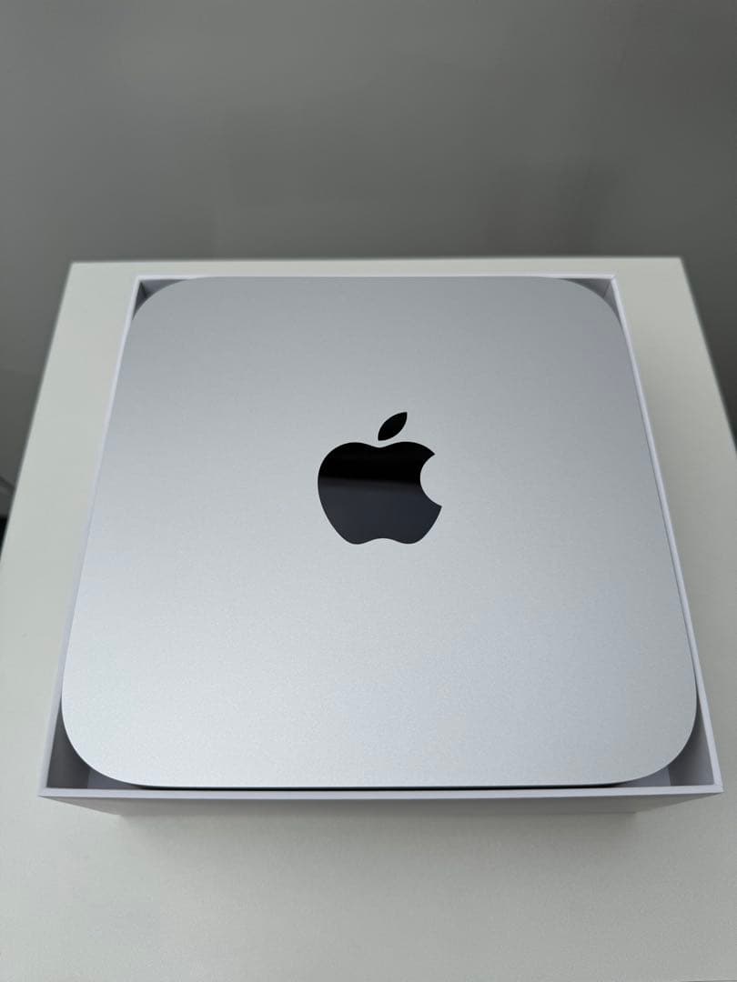 【美品】アップル　Mac mini M2（2023年モデル）
