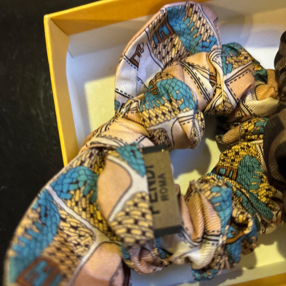 フェンディ シュシュ　2点セット