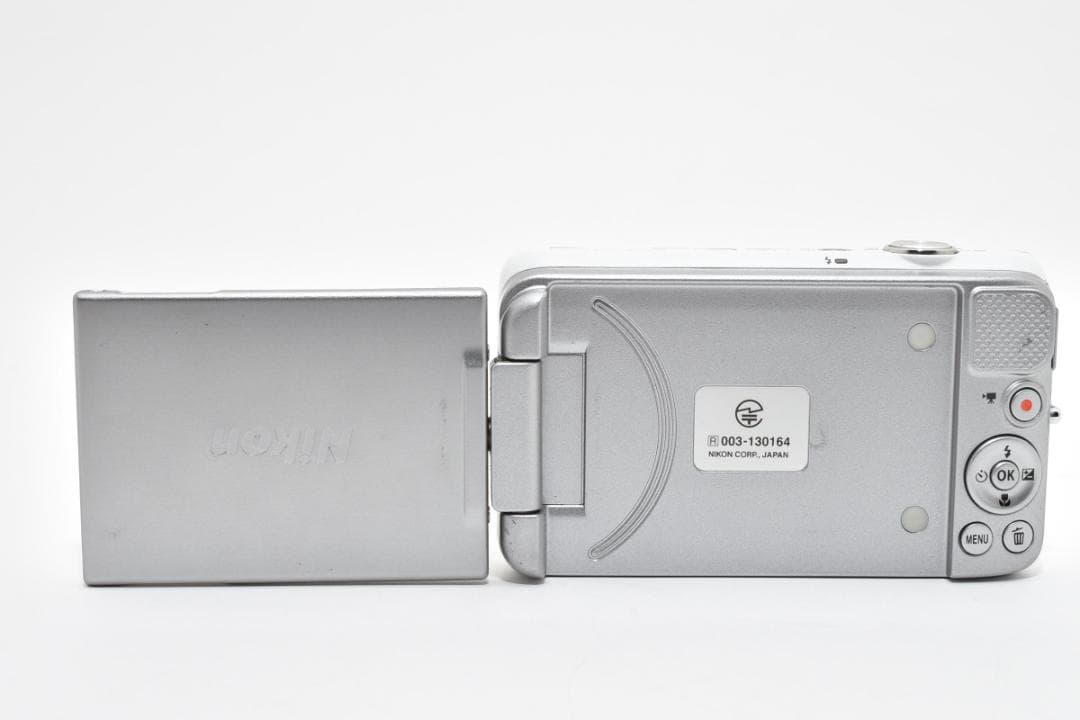 ■ 美品 ■ ニコン　Nikon COOLPIX S6600 ナチュラルホワイト