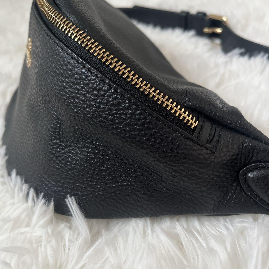 COACH ブラック ボディバッグ・ウエストポーチ レザー　ゴールド金具