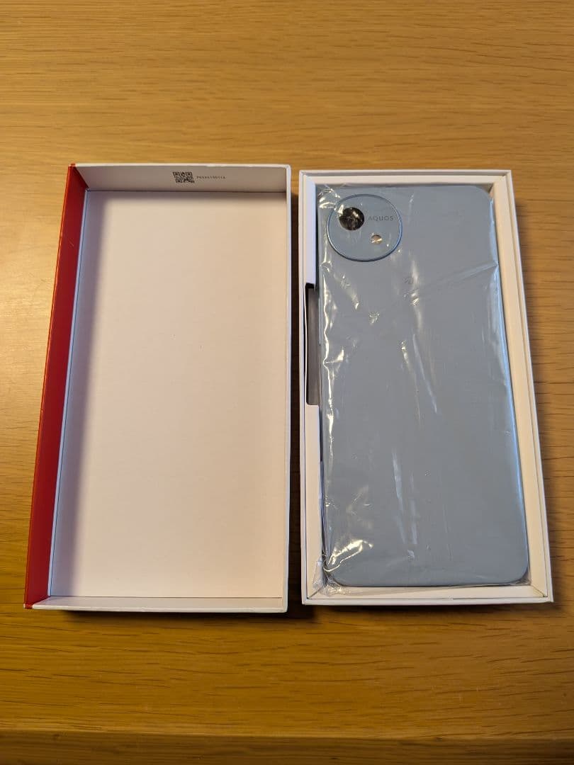 docomo AQUOS wish 4 本体 ブルー