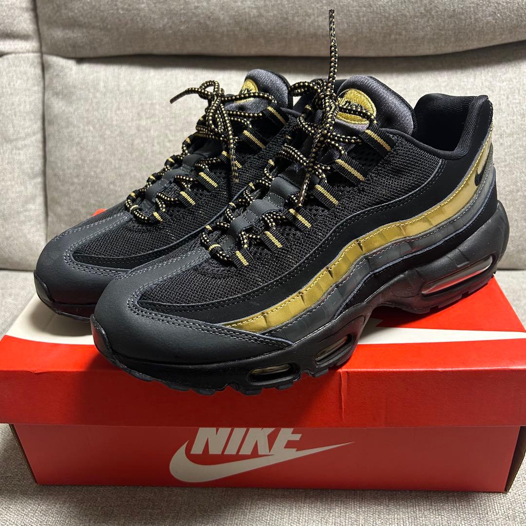 箱付美品NIKE エアマックス95 ゴールド 黒　27.5cm