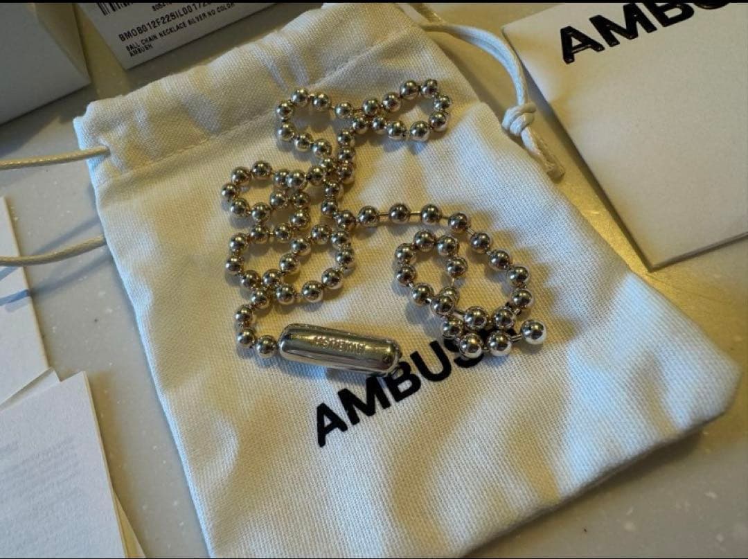 umbushボールチェーン　ネックレス