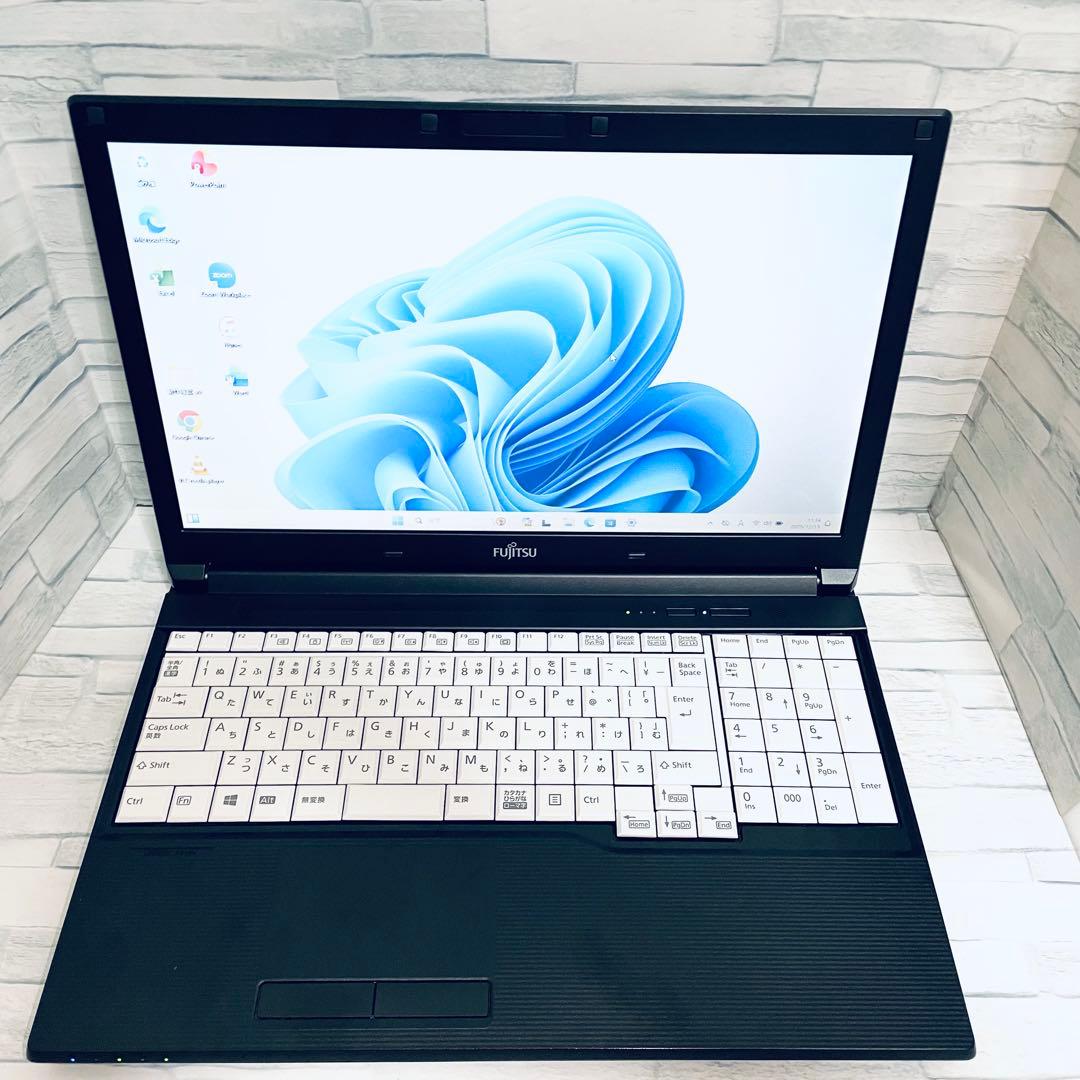 富士通ノートパソコン Win11 Core i5 オフィス バッテリー良好