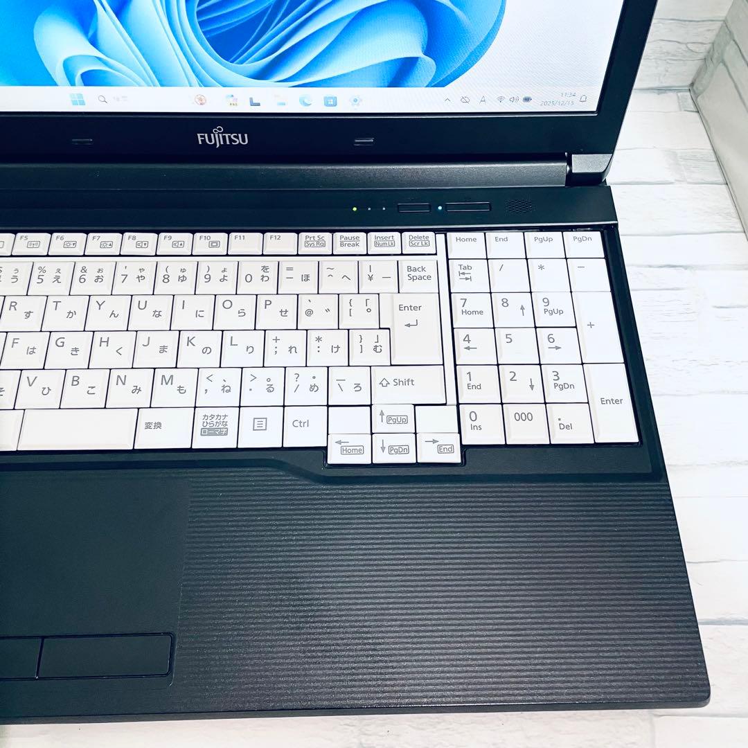 富士通ノートパソコン Win11 Core i5 オフィス バッテリー良好