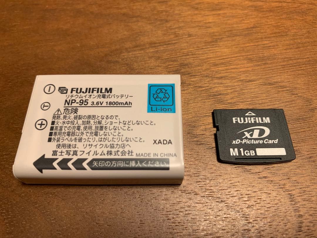 FUJIFILM FinePix F31fd コンパクトデジタルカメラ