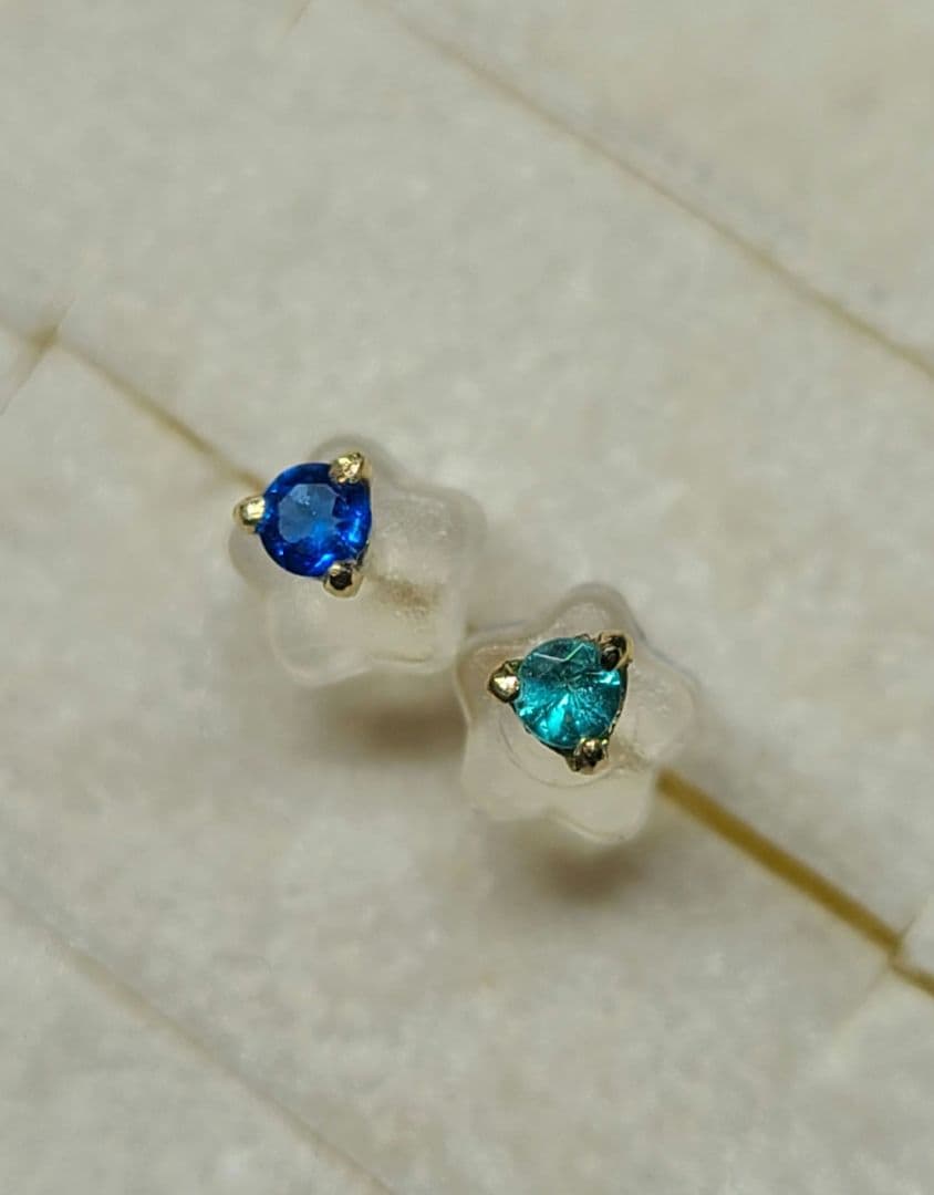 美しいネオン達!!★アウイナイト&バターリャパライバトルマリン18Kピアス★