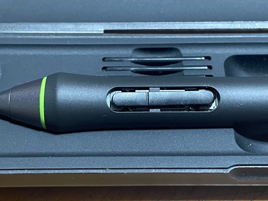 Wacom Cintiq 13HD DTK-1301/K0 ワコム　液タブ