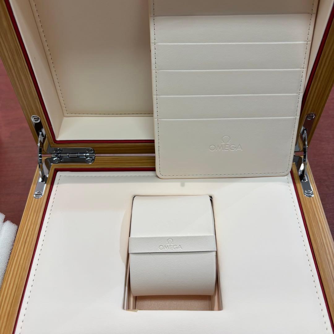 OMEGA 木製 時計ケース