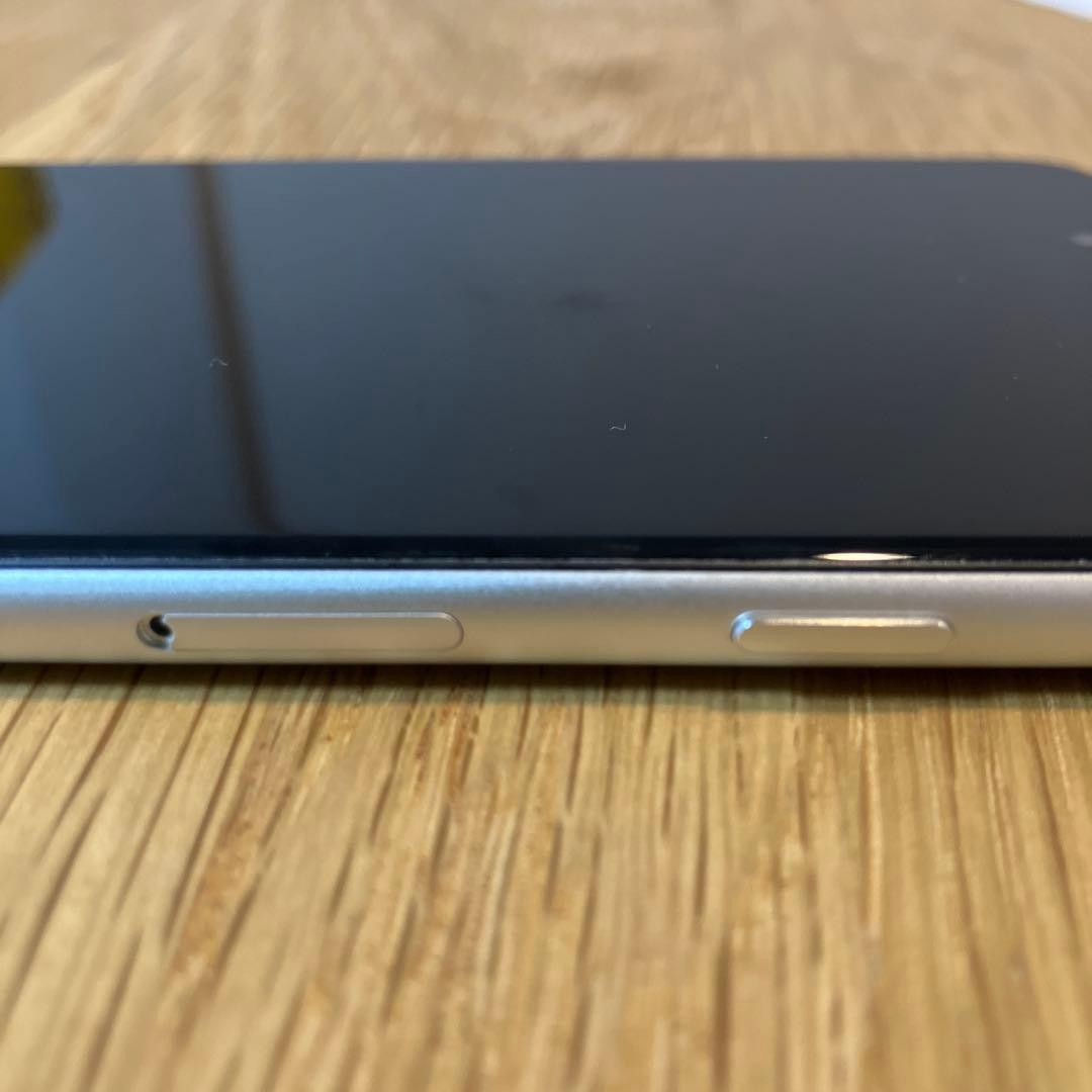 Apple iPhone SE 128GB Starlight (第3世代)