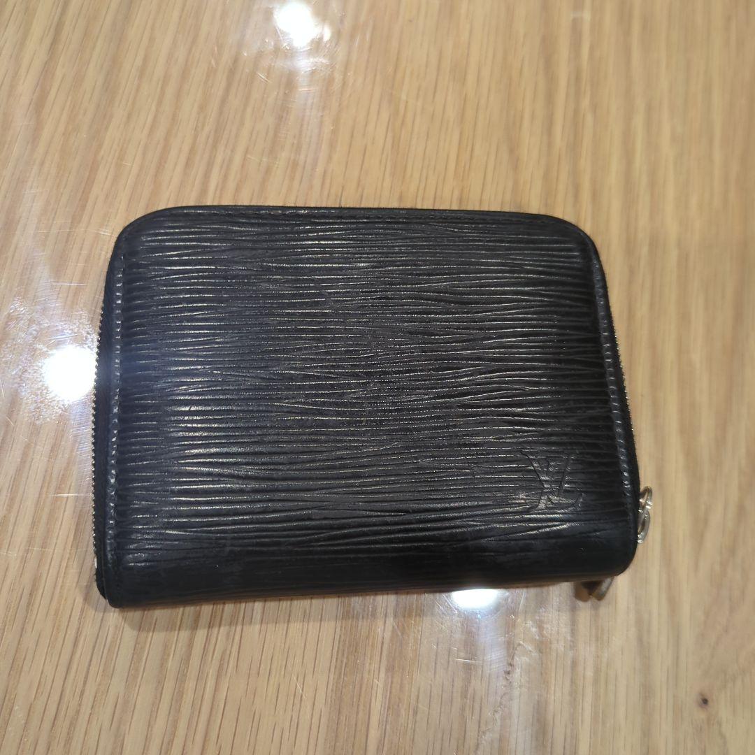 ルイヴィトン　エピの小銭入れ 買った時は確か５万くらい。 正規店で買ってます。