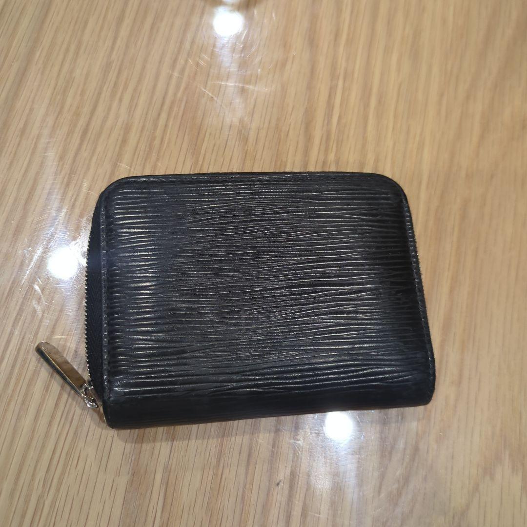 ルイヴィトン　エピの小銭入れ 買った時は確か５万くらい。 正規店で買ってます。