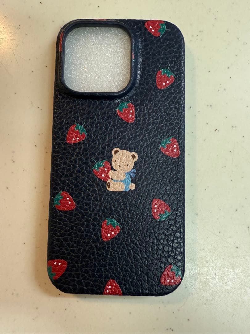 新品未使用familiar カスタムケース　iPhone16proケース