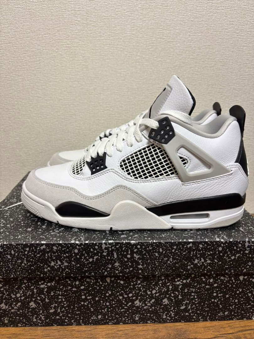 ナイキエアジョーダン4 ミリタリーブラック