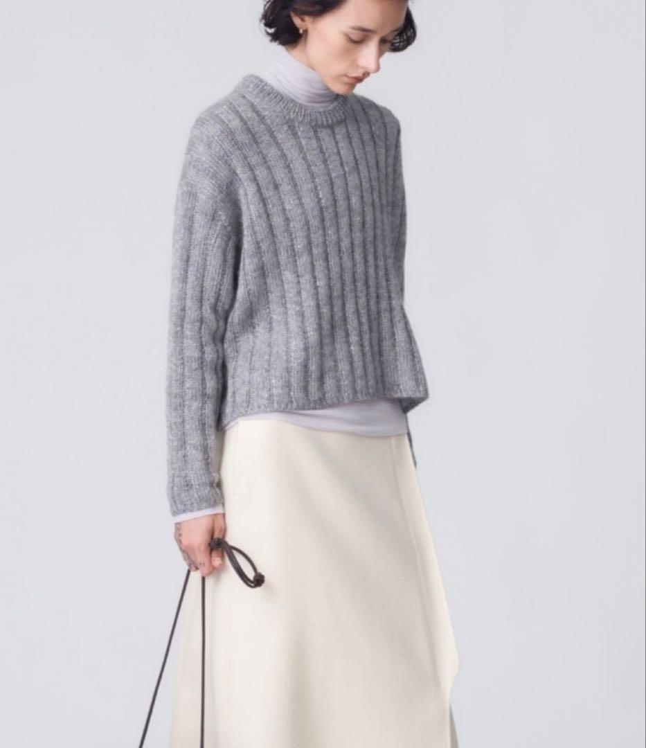 エブール ♪ モヘヤ シルバー クロップドニットセーター