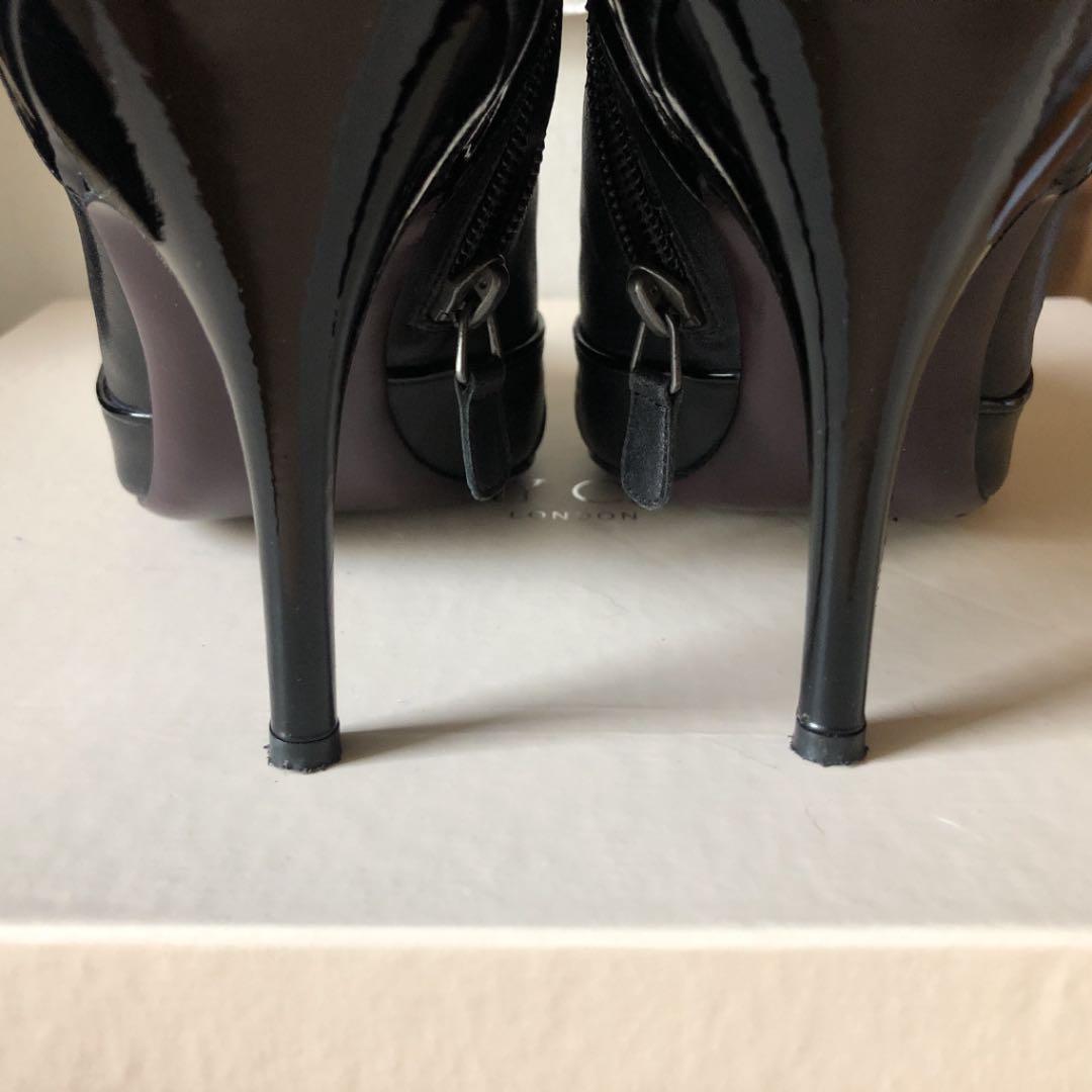 フェラガモ ブーティ ブラック