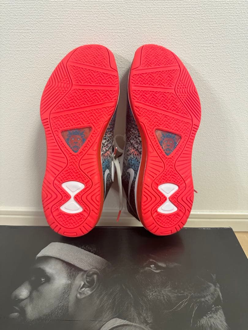 NIKE LEBRON VIII V/2 LOW QS ナイキレブロン7ロウ