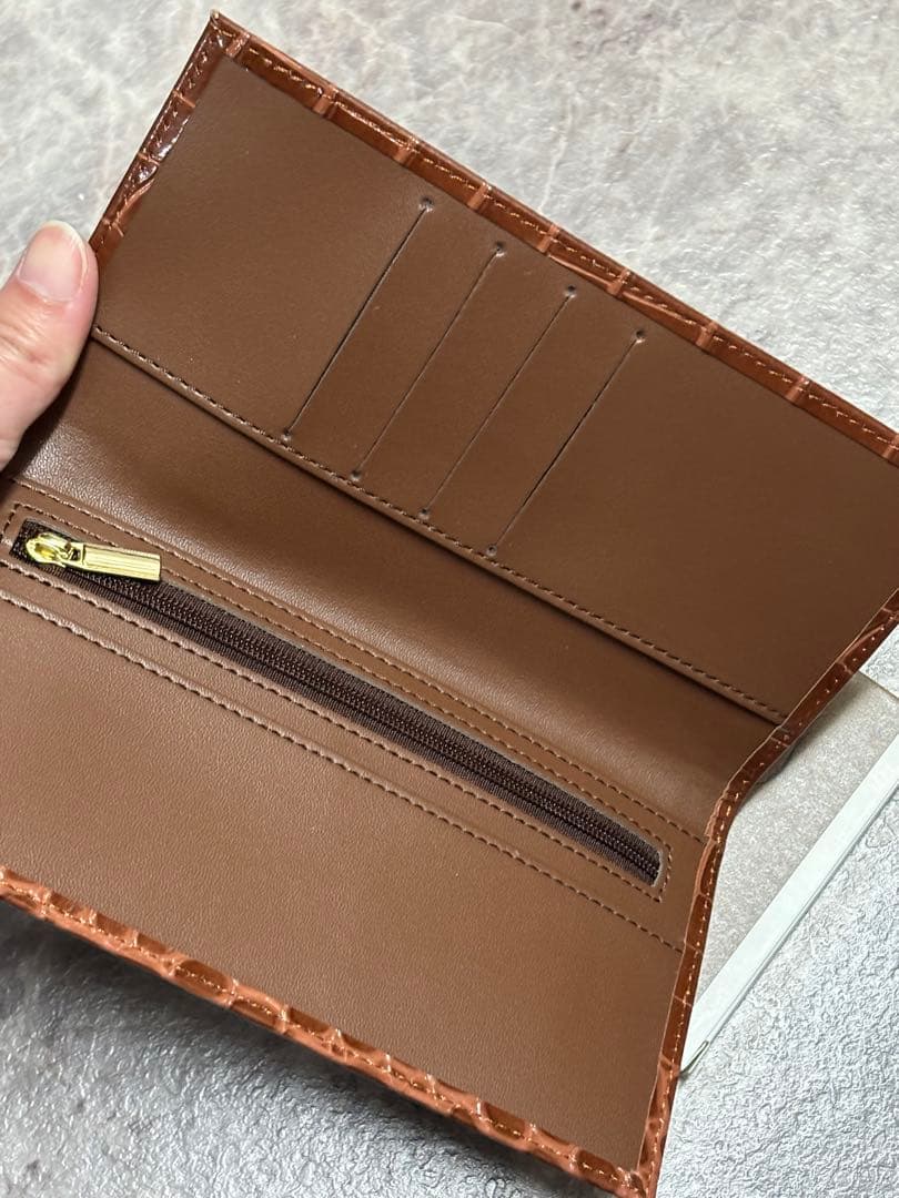 a*o様 本日限定価格　皇居　新品　クロコダイル型押し　ブラウンにゴールドの菊の