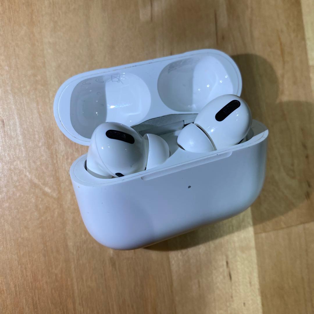 美品 AirPods Pro ワイヤレスイヤホン 本体