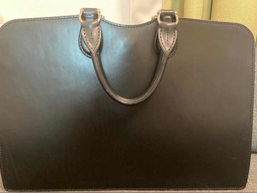 美品　土屋鞄　マグナス　ファスナーブリーフ　ブラック