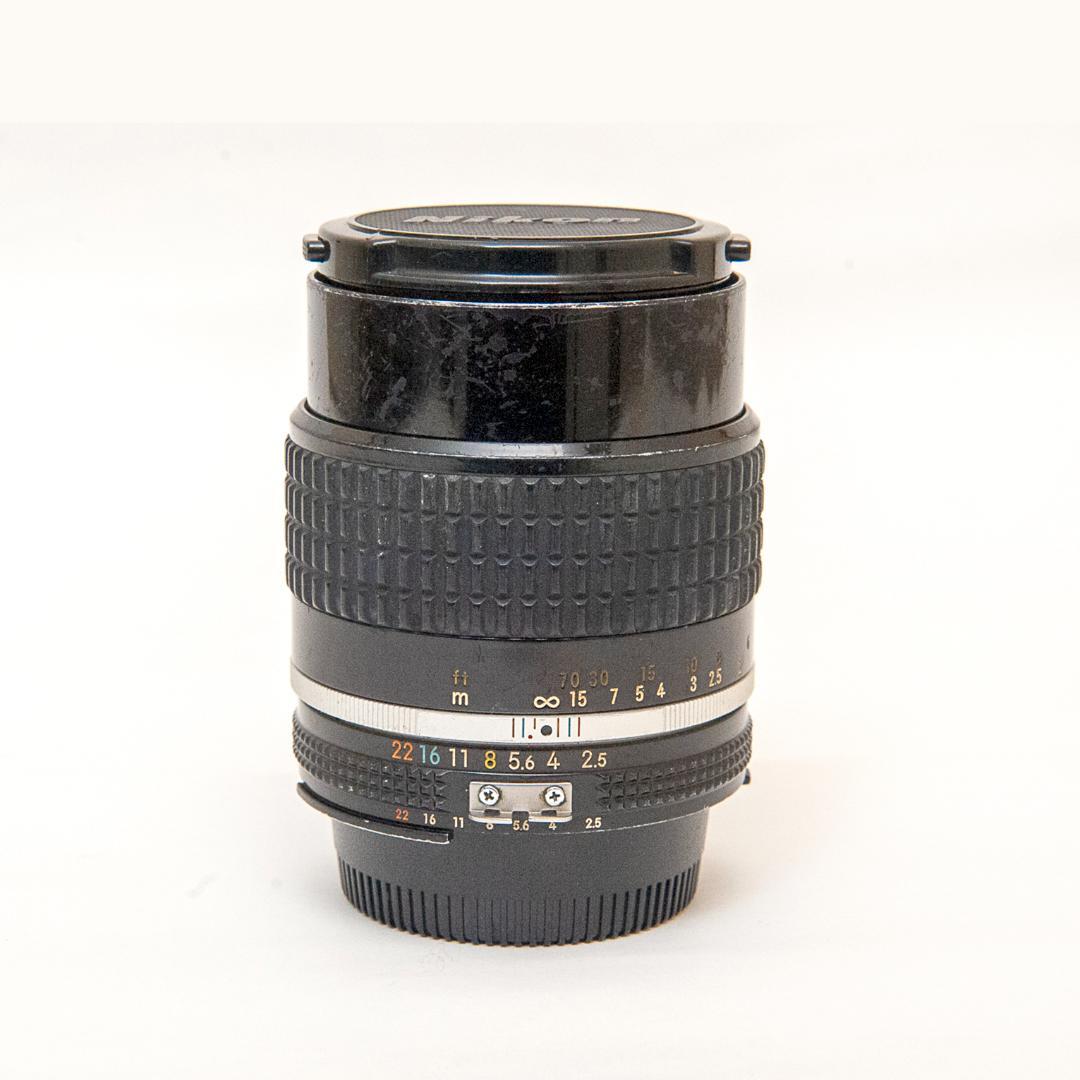 Nikkor 105mm f/2.5 単焦点レンズ