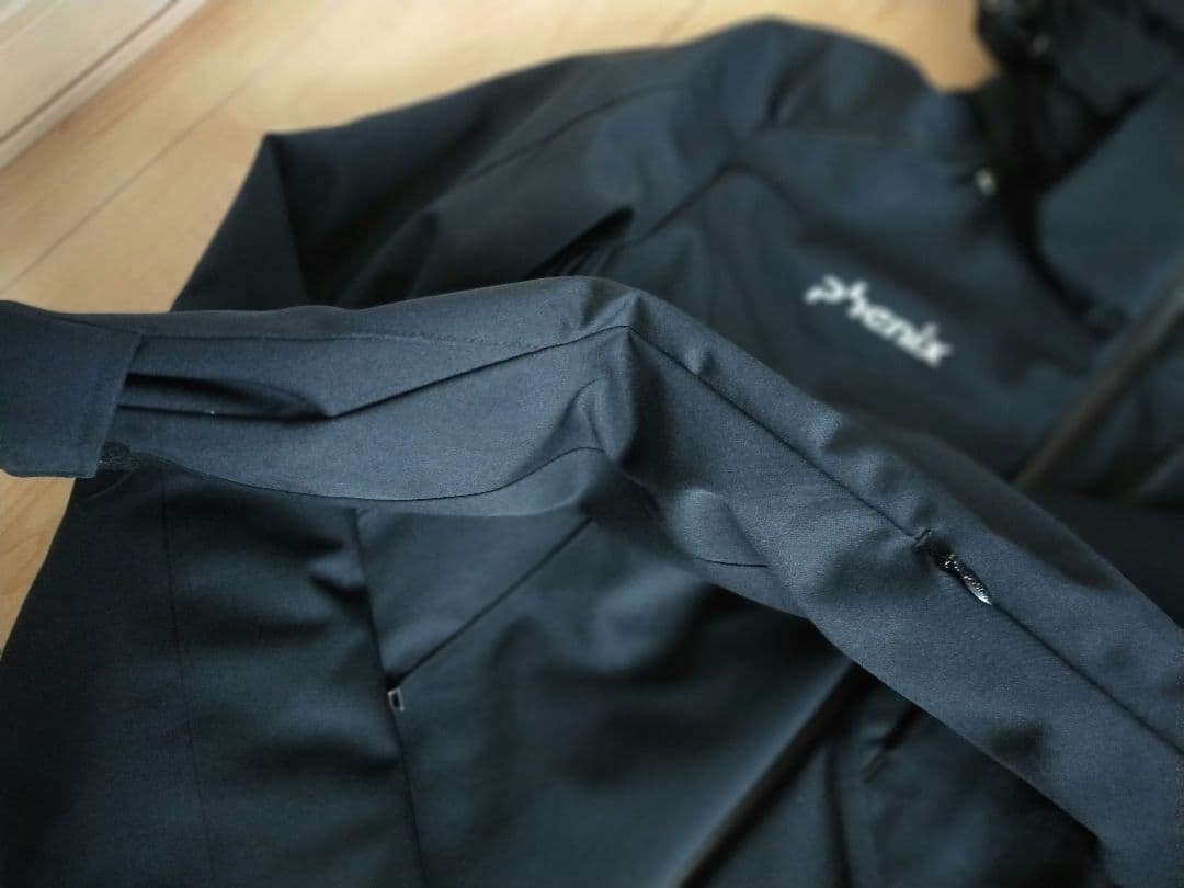 美品　Phenix ブラック　スキーウエア　sizeМ　使用3回以下