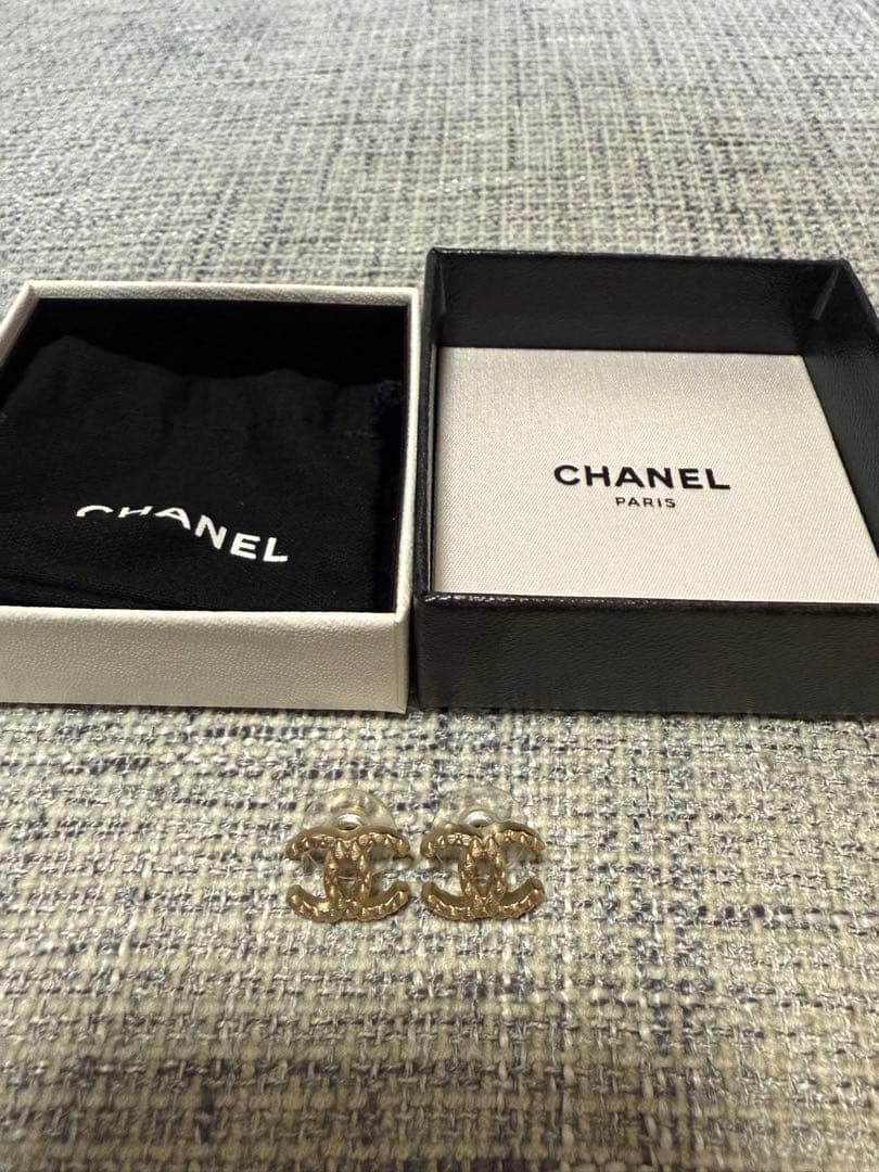 CHANEL ゴールド CCロゴ ピアス