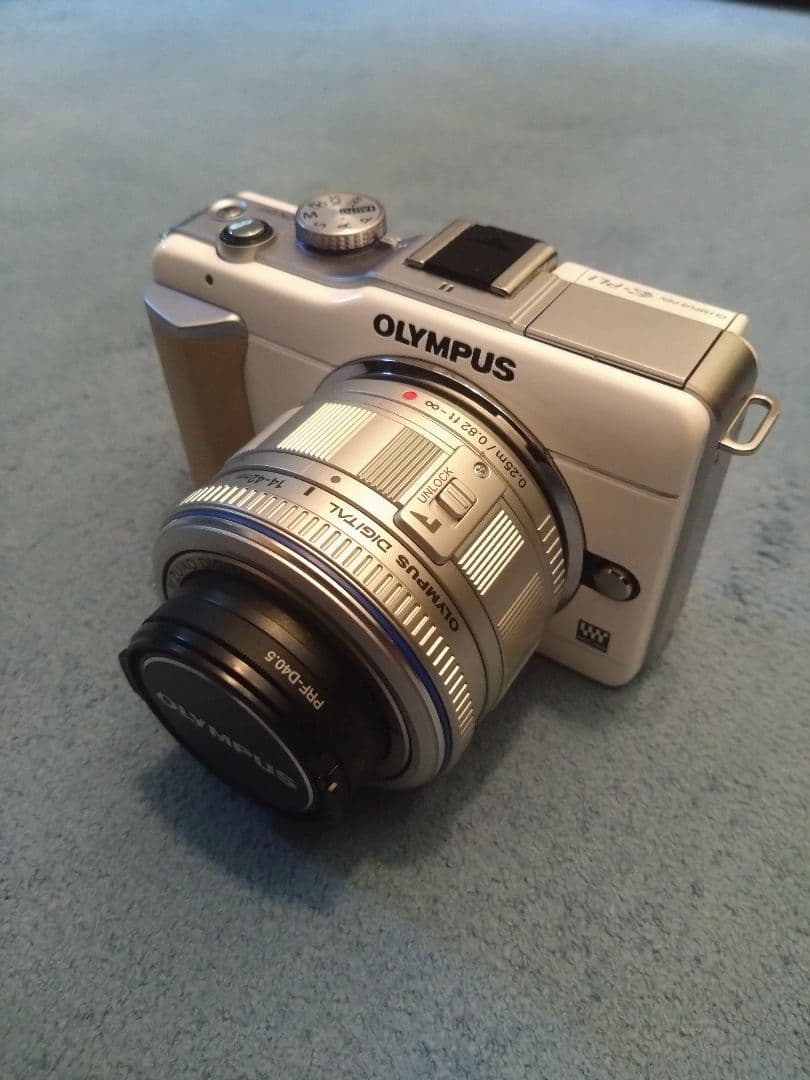 オリンパス ペン OLYMPUS E-PL1 ミラーレス一眼 望遠レンズ付き