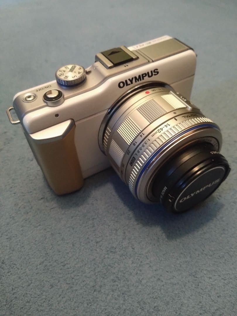 オリンパス ペン OLYMPUS E-PL1 ミラーレス一眼 望遠レンズ付き