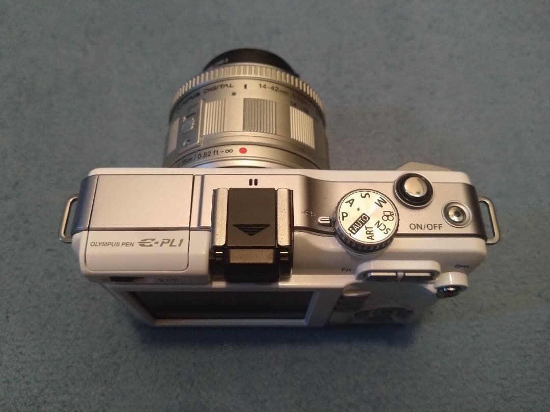 オリンパス ペン OLYMPUS E-PL1 ミラーレス一眼 望遠レンズ付き