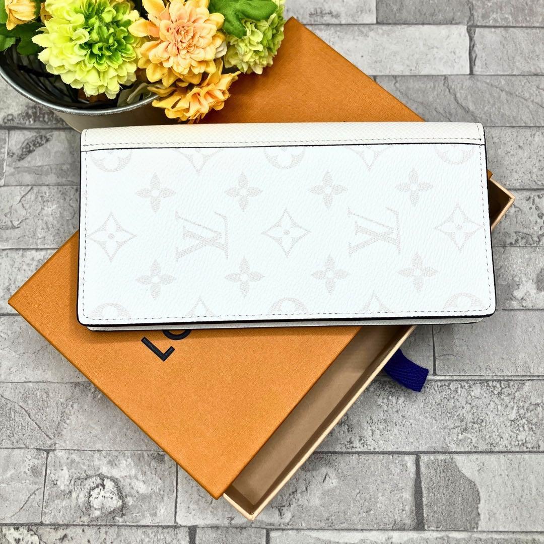 ルイヴィトン タイガラマ ポルトフォイユブラザNM 人気 白　ロングウォレット