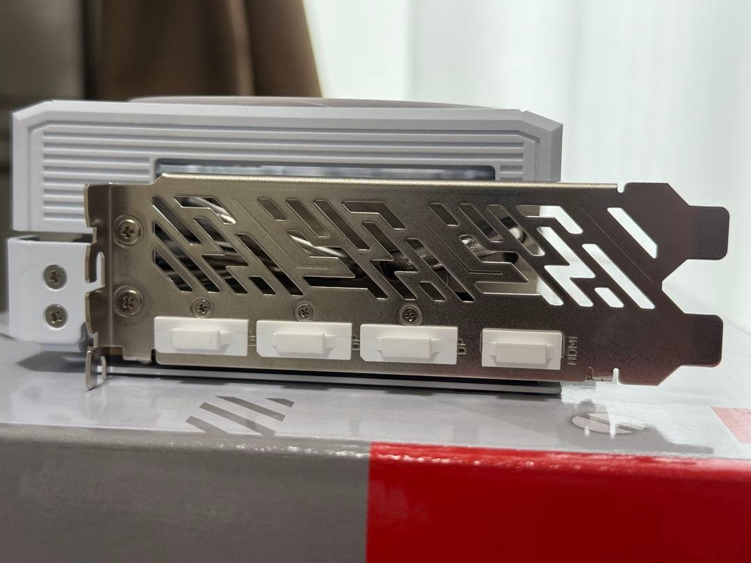 グラフィックボード・グラボ・ビデオカード ASRock Radeon RX 9070 XT STEEL LEGEND