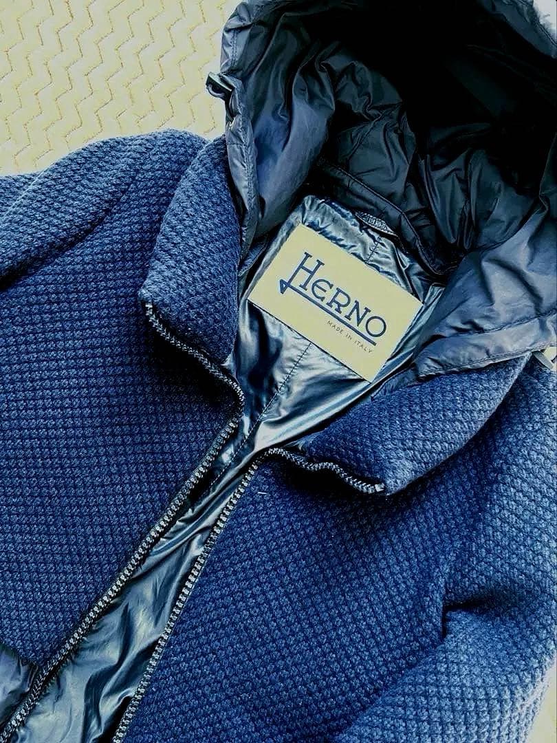 ★美品HERNO★ヘルノ ★大人気シリーズ ★ネイビー42サイズ