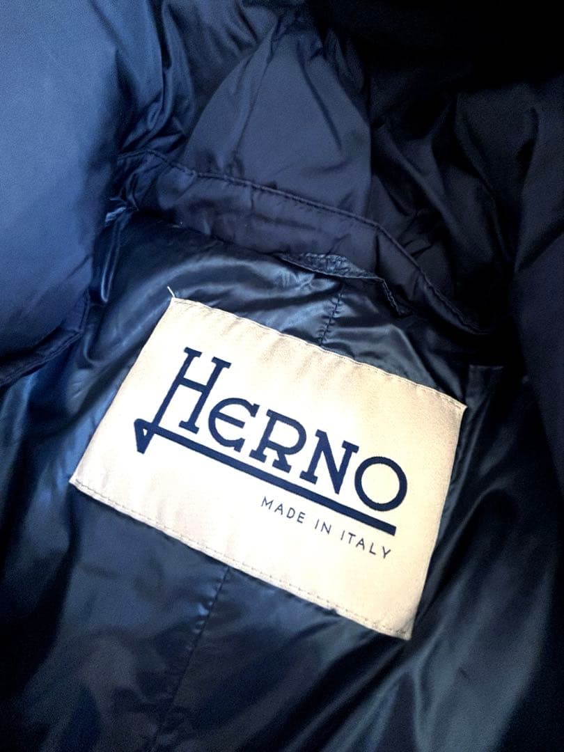 ★美品HERNO★ヘルノ ★大人気シリーズ ★ネイビー42サイズ