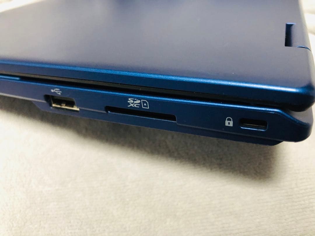 富士通　FMV LIFEBOOK MH75/D2 FMVM75D2L