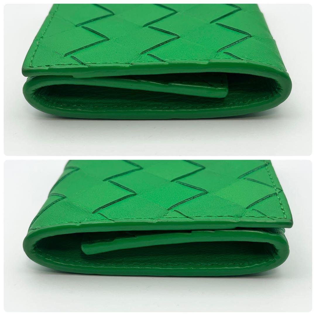 ボッテガヴェネタ　イントレチャート　ケース　折りたたみ　レザー　グリーン