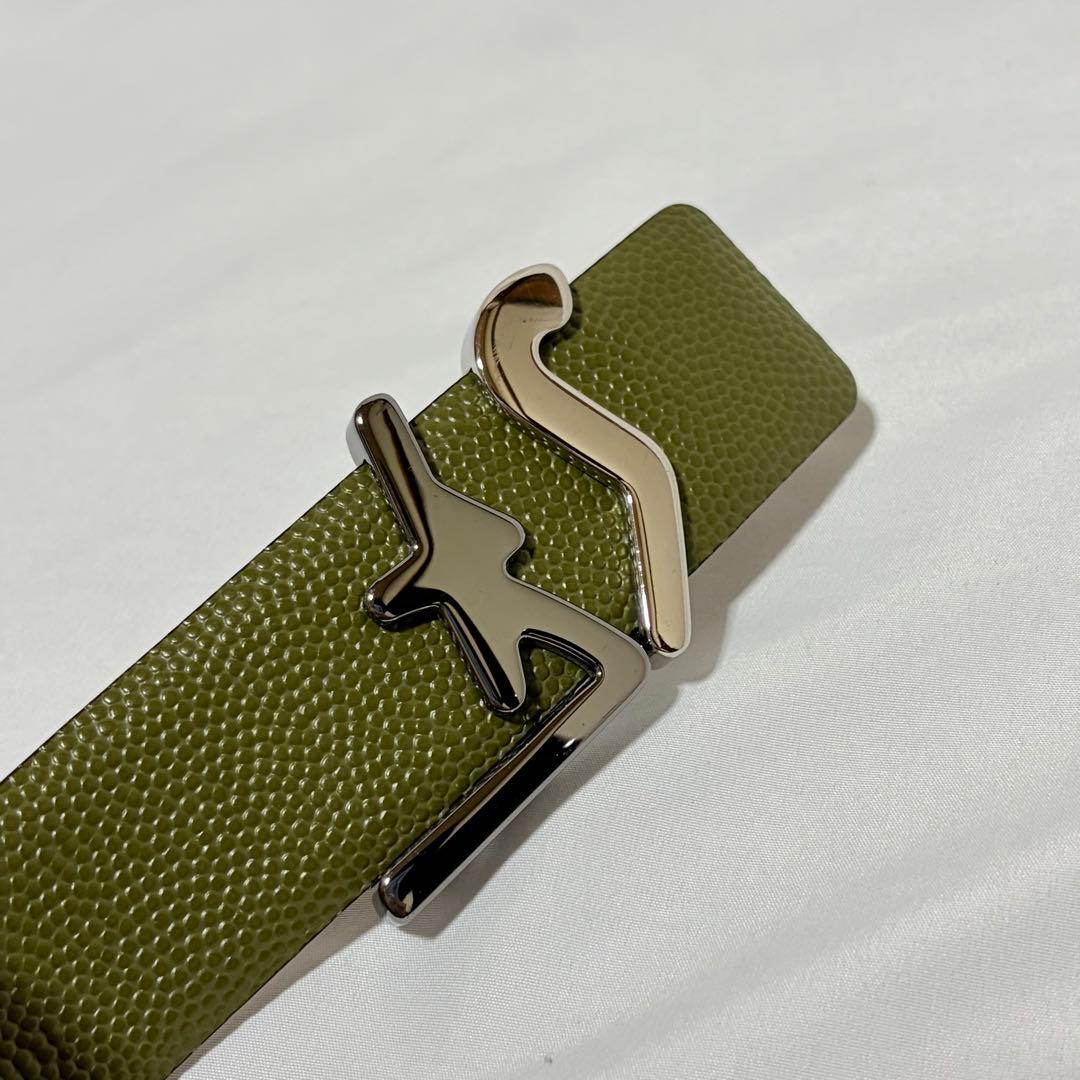 美品　近年モデル　サルヴァトーレフェラガモ　シルバー　ロゴ金具