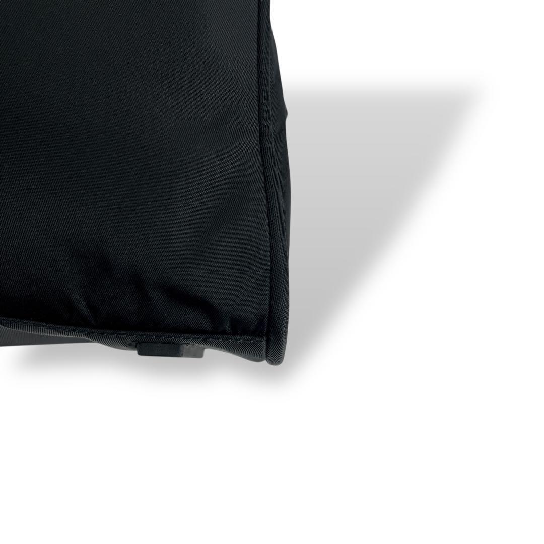 プラダ　三角ロゴ　ビジネスバッグ　ハンドバッグ　A4収納可　テスートナイロン　黒