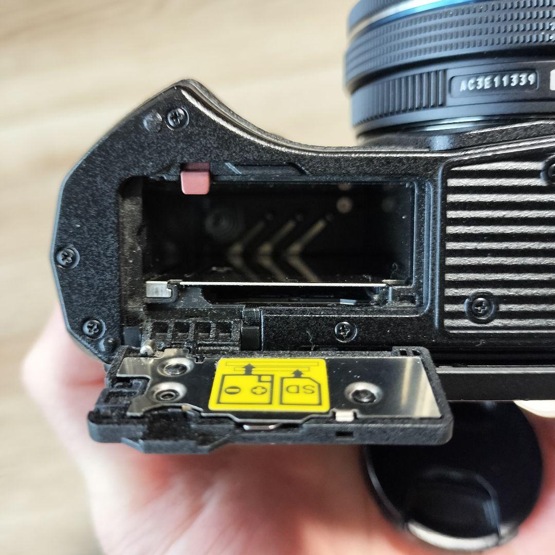 【ジャンク品】OLYMPUS OM−D E−M10 Mark ⅱi