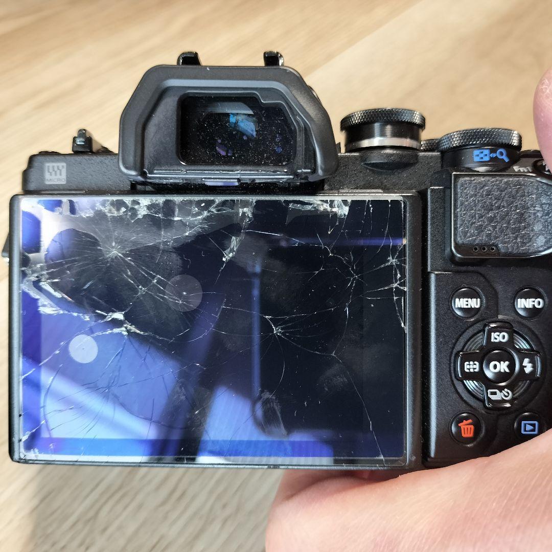 【ジャンク品】OLYMPUS OM−D E−M10 Mark ⅱi