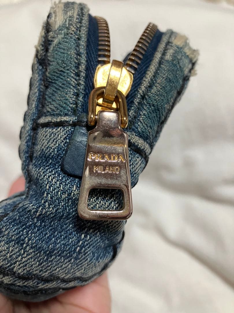 プラダ　PRADA デニム　ポーチ　青　ダメージジーンズ
