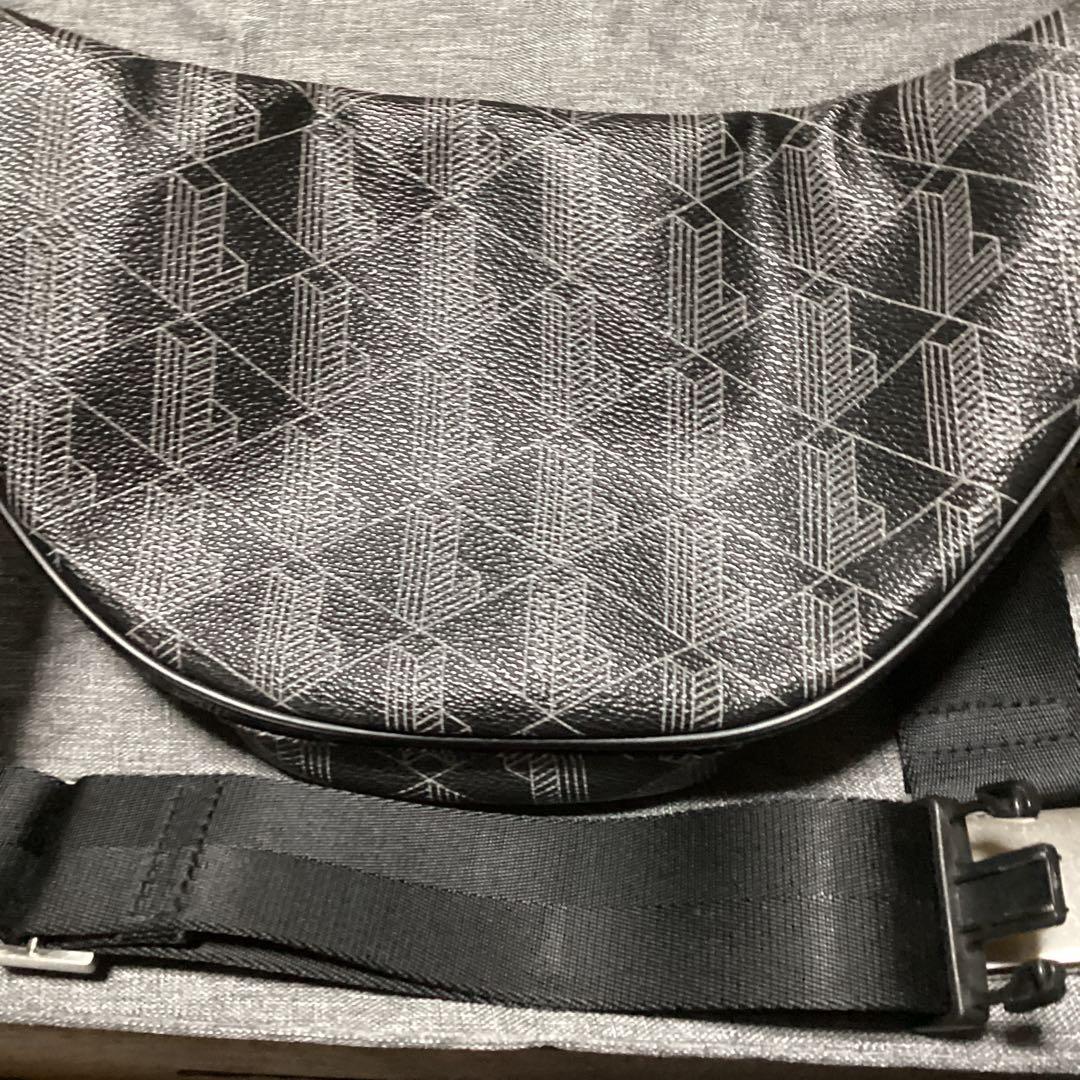 ラ*ト様 ラコステ LACOSTE ボディバッグ　モノグラム