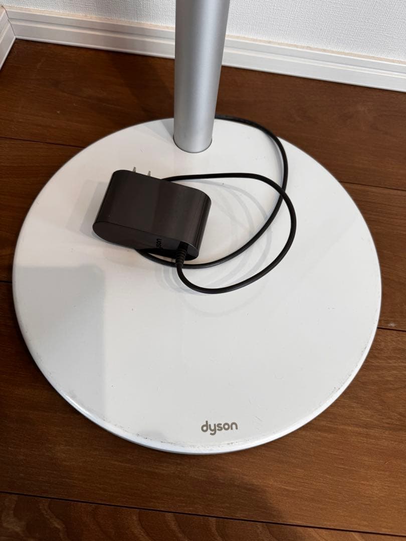 スタンド付ダイソンSV14 スティッククリーナー本体 付属ノズル 未使用品含む