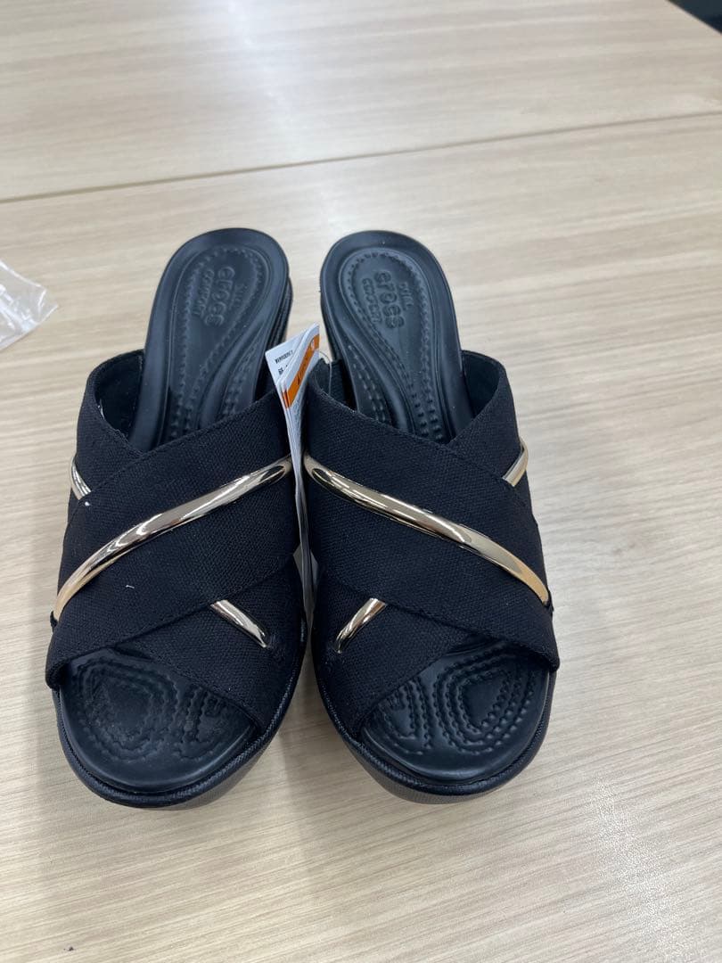 クロックス サンダル　メタルブロック 新品　正規品 wdg w w5