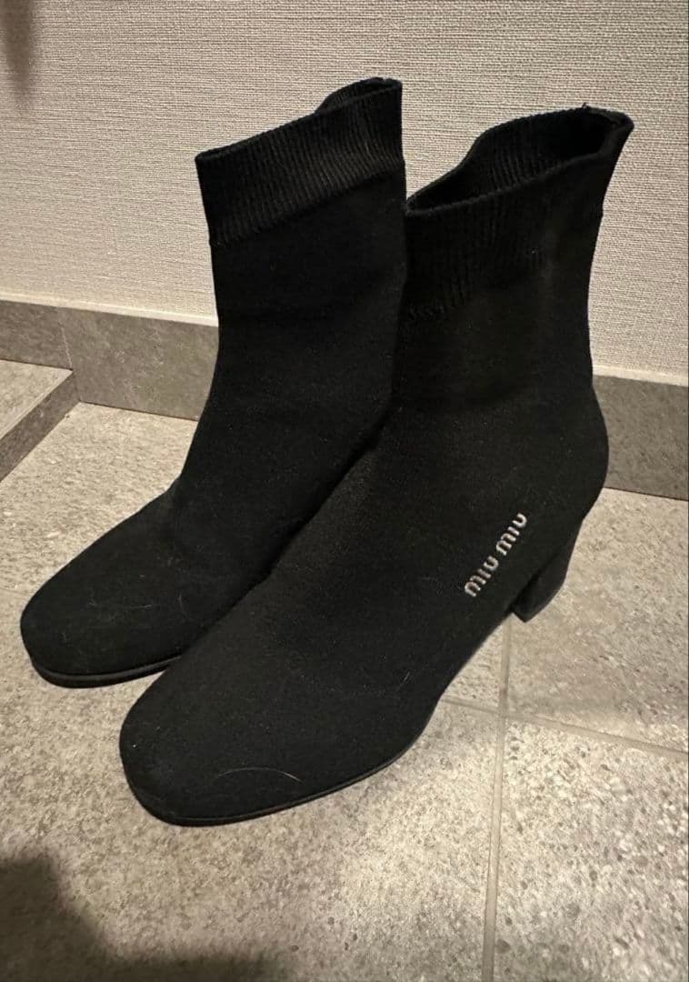 miu miu 黒 ブーティ 35