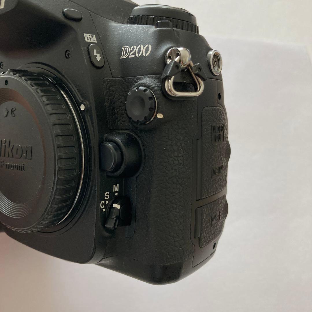 美品　Nikon D200 ニコン　総ショット数少CCD グリップベタつき無し